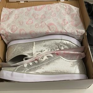 Silver sequins shoes